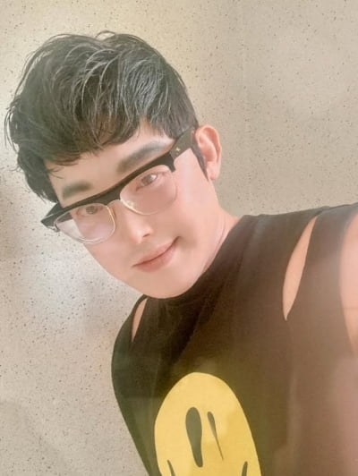 "내가 언제 결혼하고 이혼까지 했지?"…'49세 미혼' 황재근, 티아라 지연과 엮여 '당황'