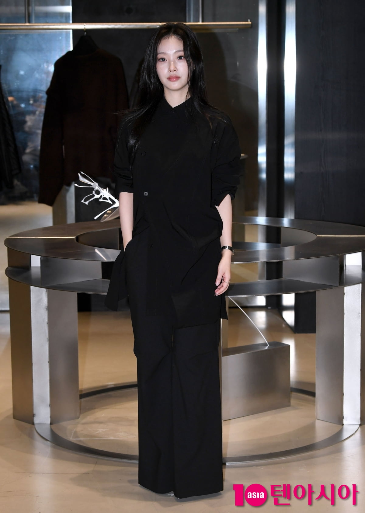 최희진, 우아한 블랙스완...시크하게[TEN포토+]