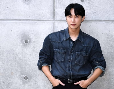 35살에 교복 연기…진영, 결국 입 열었다 "염치없지만"