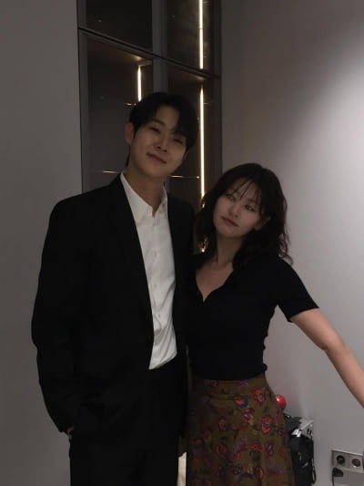 시청률 8.4%까지 찍더니…정소민, 연하남 ♥최우식과 다정한 투샷