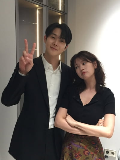 최우식, 시청률 8.4%까지 찍더니…♥정소민과 꿀 떨어지는 투샷