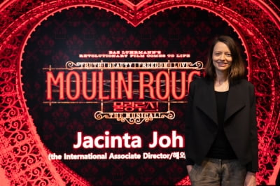 "사용된 전구만 2500개"…뮤지컬 '물랑루즈', 코로나19로 조용했던 객석 제대로 밝힌다