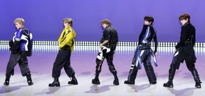 엠빅, 타이틀곡 ‘링크 업(Link Up)’ 무대[TEN포토]