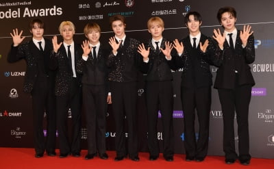 '보플2' 조우안신·장지아하오와 한솥밥 먹던 유명 아이돌…누에라, 9개월 만에 글로벌 투어