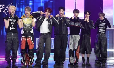 CLOSE YOUR EYES Unveils Mini Album 'blackout' at Seoul Showcase