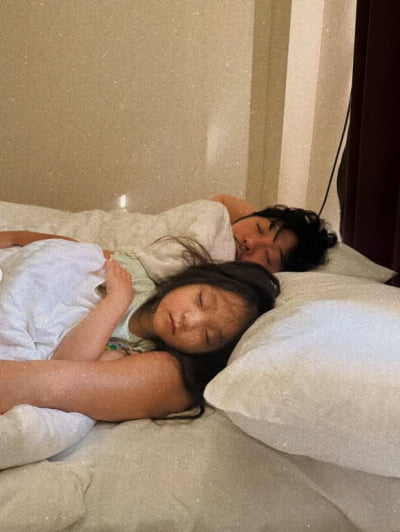 13년 참았던 KCM, 딸 아침까지 팔베개 "행복을 가장 선명하게 느낀 시간"