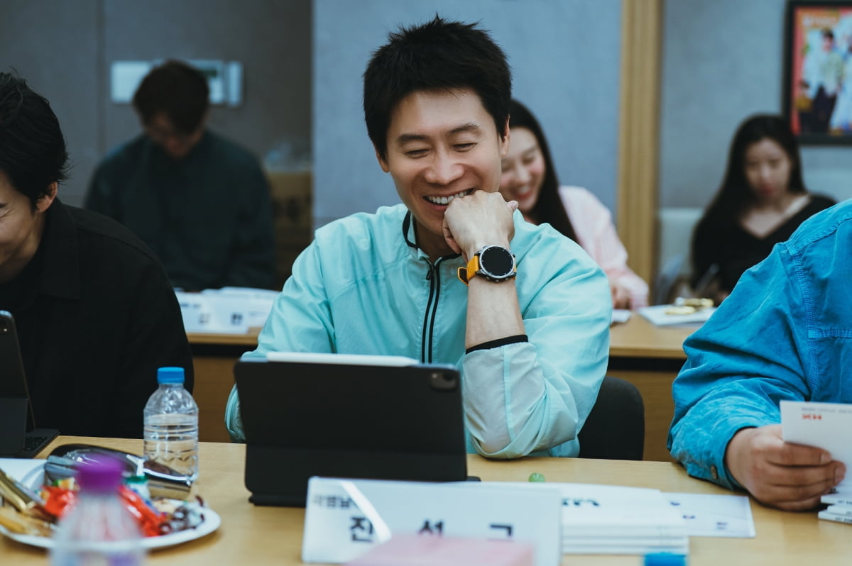 윤계상, 특작부대 요원 출신이라더니…'군대 안 갔다 온 놈'으로 통해 ('우리동네특공대')