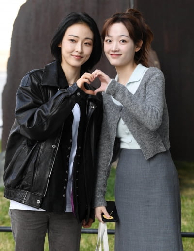 전소니-이유미, 가을 햇살도 질투하는 미모[TEN포토+]