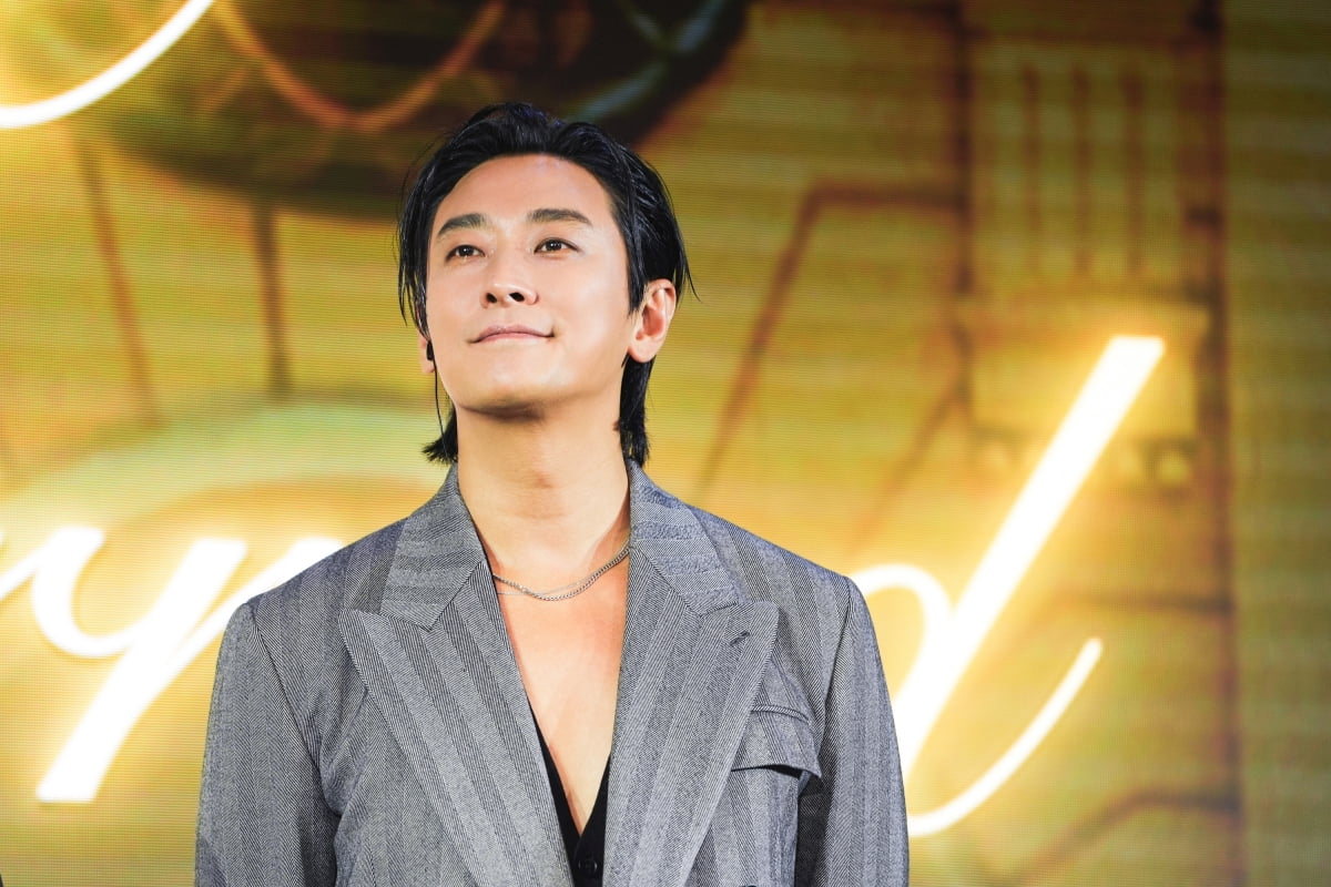 [종합] 신민아, 노예와 바람 난 ♥남편 두고 새출발한다…"사랑과 정체성 찾아가"('재혼 황후')