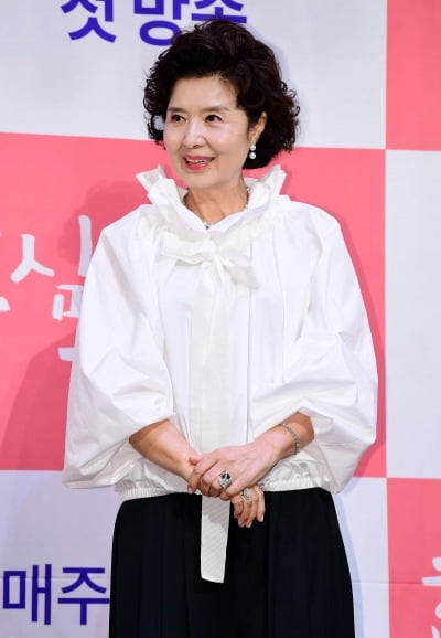 윤미라, 배우들 성형시술에 일침 "얼굴 다 망쳐놔…주름도 아름다워"