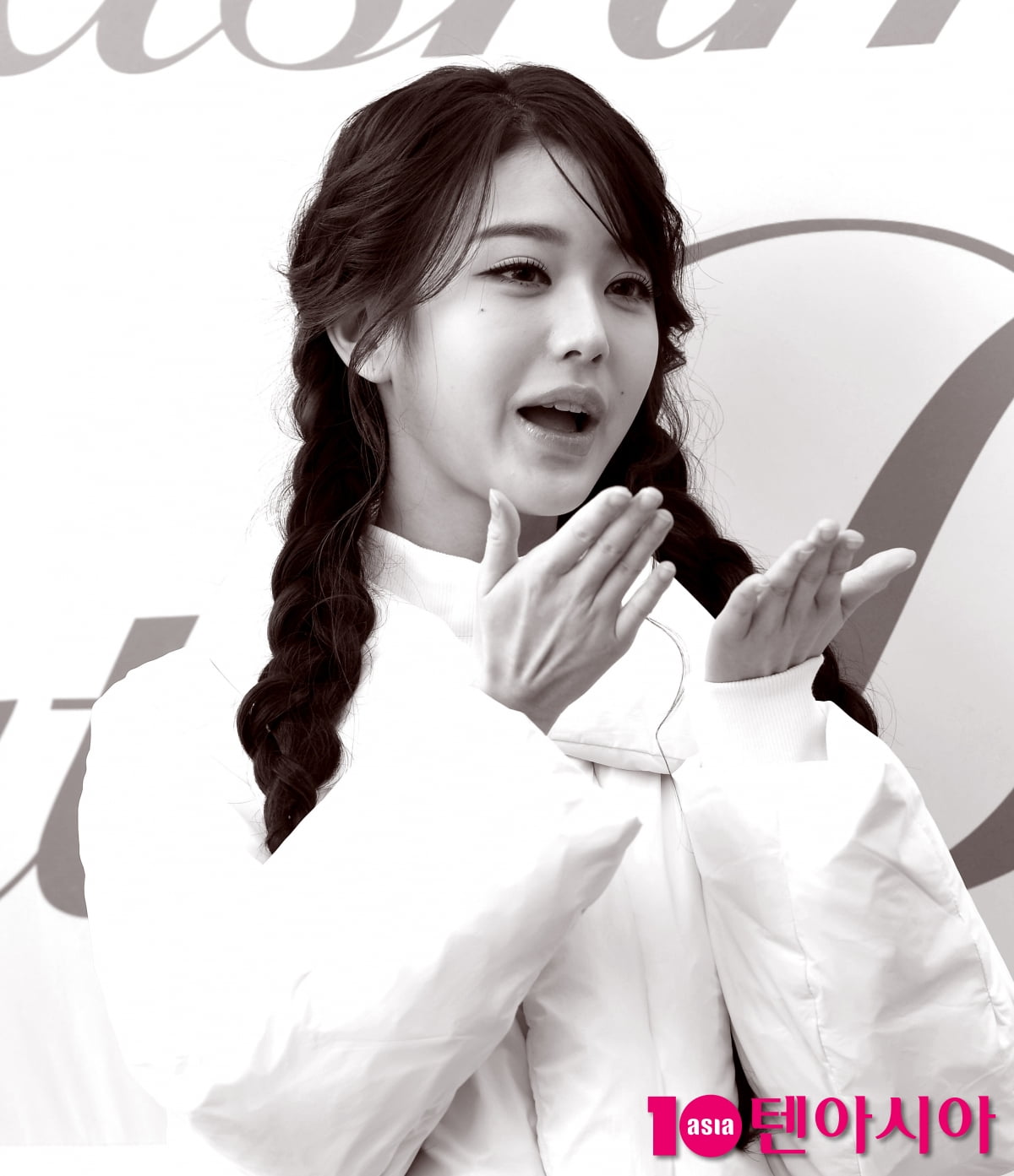 장원영, 흑백 뚫고 나오는 이쁨...러블리[TEN포토+]