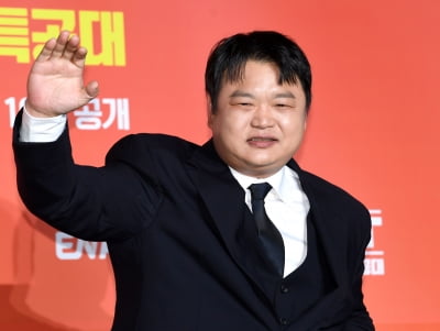 俳優コ・ギュピル、クパンプレイとジニTVの新作『UDT: ウリ ドンネ トゥッコンデ』制作発表会に出席