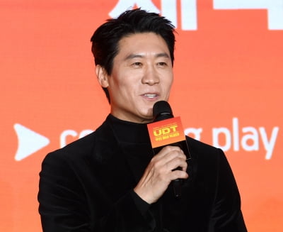 진선규, 윤계상과 범죄도시 8년만에 재회...소떡소떡 같은 케미[TEN포토+]