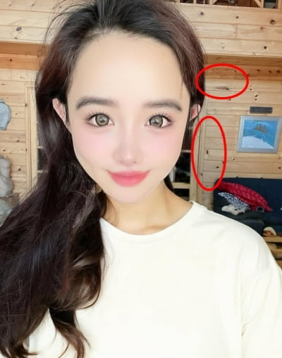 '폭풍 업로드' 박봄, 하루 아침에 청순해졌지만…줄이고 밝히고 '보정 구멍'