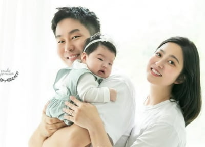 '육아 휴직' 박세영 "딸 벌써 200일"…♥곽정욱은 '방부제 미모' 자랑