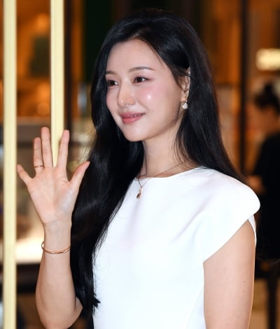 [공식] 김지원, '눈물의 여왕' 1년 반 만에 깜짝 소식 전했다…'닥터X' 출연 확정