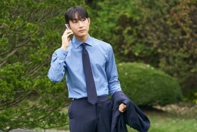 'D.P.'→'약한영웅' 출연한 유명 남배우, 데뷔 13년 차에 보여준 새로운 모습 ('우주메리미')