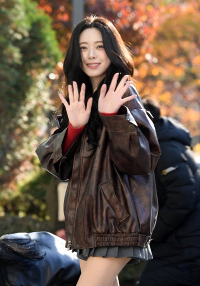 있지 유나, 오늘도 예쁨...가을 햇살 맞으며[TEN포토+]
