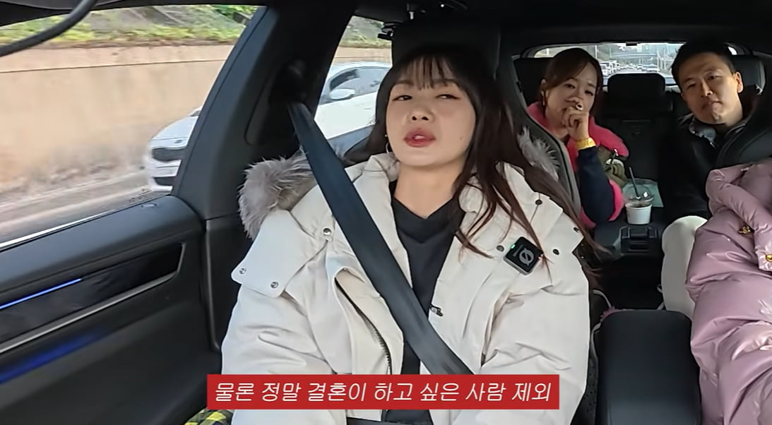 [종합] '24살에 결혼' 이요원 "다시 돌아가면 안 해"…♥남편 최애 대화는 "남들 뒷담화"('이민정MJ')