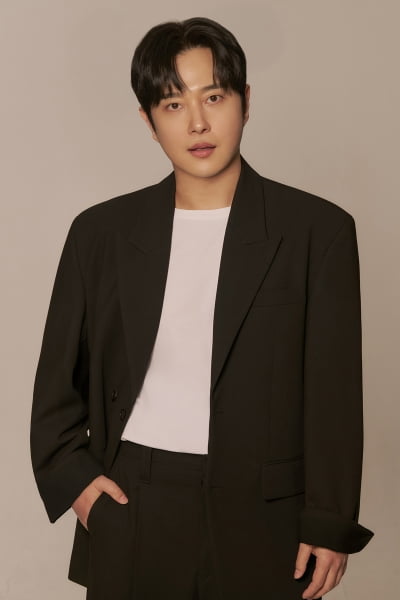 [공식] 서우진, 활동명 바꿨다…본명 '변윤석'으로 하이퍼나인과 새 출발