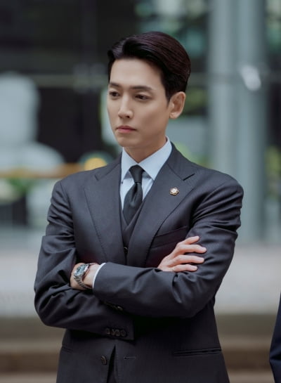 '최수영♥' 정경호, 끝내 속내 고백했다…"속물적 성격이 변해가는 과정 보여주고 싶어" ('프로보노')