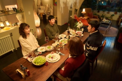 공효진 부부, '윗집' 하정우 부부 '섹다른 소음'에 시달렸다…결국 식사 회동('윗집 사람들')