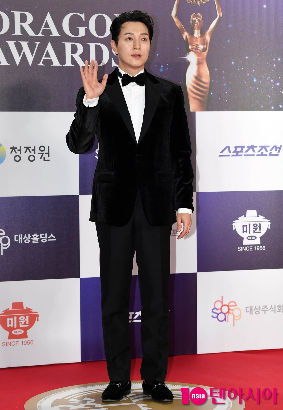 정성일, 젠틀한 인사[TEN포토+]