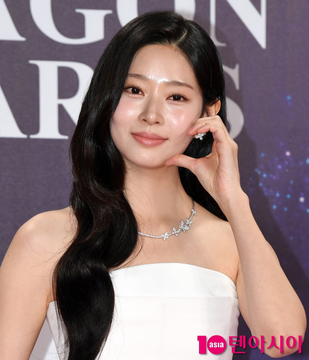 김민주, 아름다운 순백...첫 청룡나들이[TEN포토+]