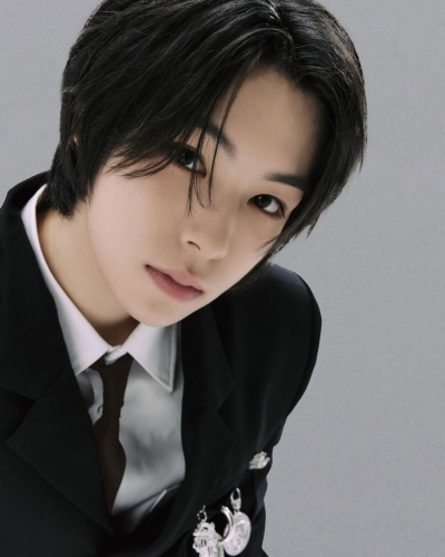 김재중 표 보이그룹 어떨까…연습생 3명 비주얼 공개