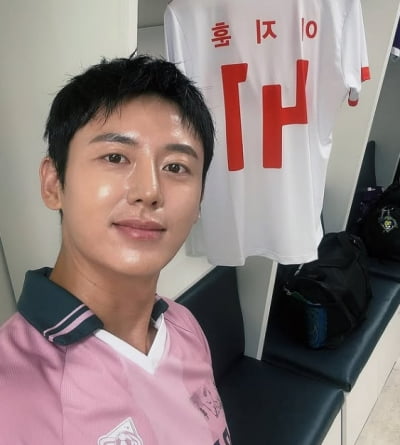 김우빈은 결혼 소식 전했는데…같은 '학교 2013' 출신 이지훈, 소중한 가족 잃었다