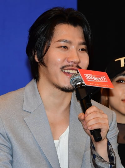 '빅히트 1호 가수' 이현, 안타까운 소식 전했다…"함께였음을 느끼기에 충분한 시간" ('친한친구')