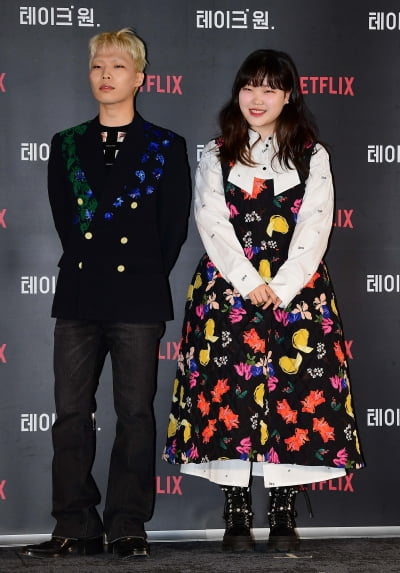 [전문] 악뮤, 12년간 몸담은 YG 떠나 독립…양현석에 손편지→큰절 감사 전해