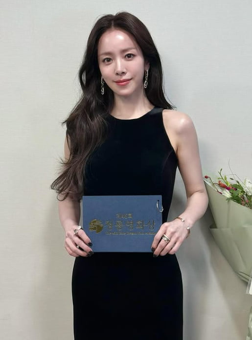 사진=한지민 SNS