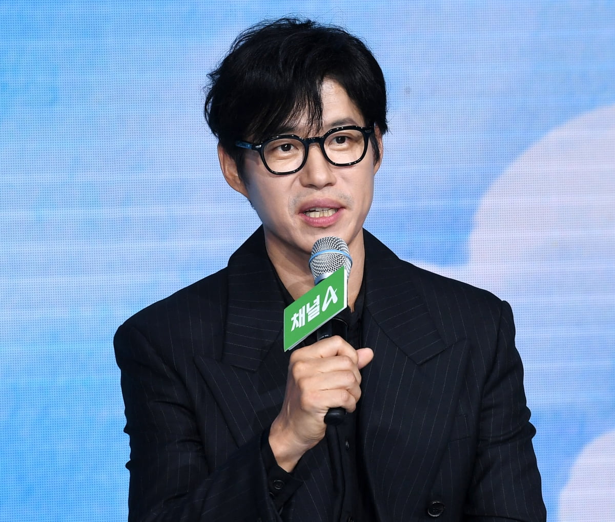 '55세' 유준상, 11살 어린 ♥홍은희와 결혼 생활 23년 차에 충격 고백…"최근 외로움 많이 타" ('놀토')