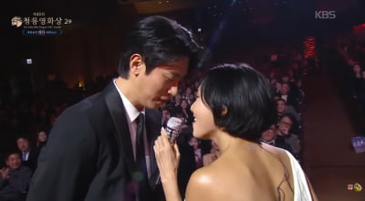 화사, 박정민과 청룡서 ♥핑크빛 불거지더니 제대로 일냈다…결국 1위 찍고 한 달 만에 역주행 성공