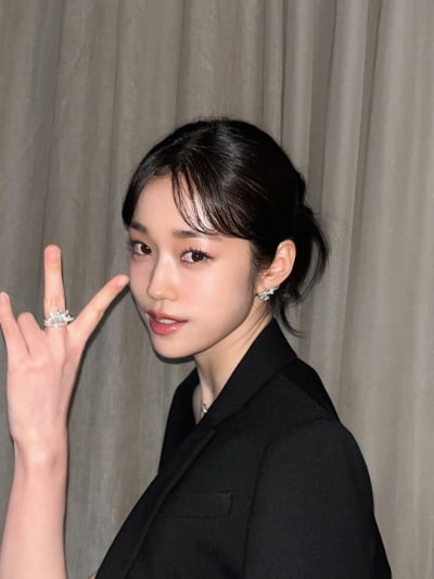 '이대 서양화 전공' 노윤서, '남주혁♥' 핑크빛 앞두고 우아한 드레스 자태 공개