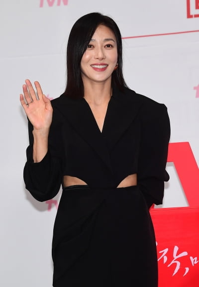 장영남, 임신 숨기고 촬영 감행했다…"겨울 바다 들어가 했는데"('백반기행')