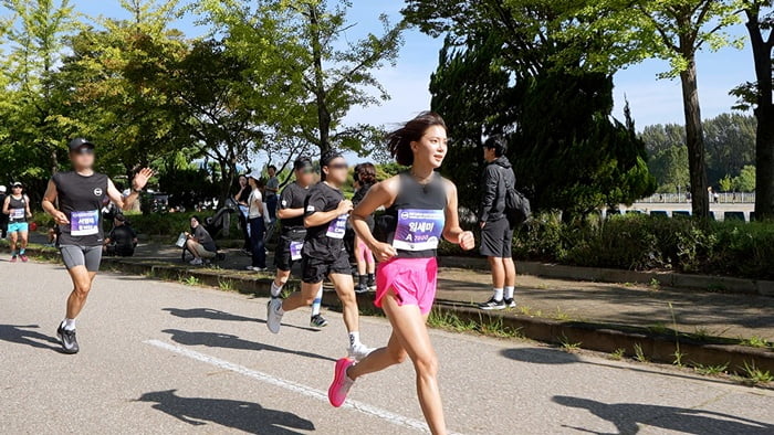 '강동원 닮은꼴' 키 2m 김요한, 지지 않을 자신 있다더니…"이래서 다친다는 구나"('뛰산2)