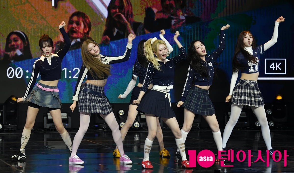 트리플에스 제니스, 사랑에 눈뜬 '큐앤에이(Q&A)' 무대[TEN포토+]