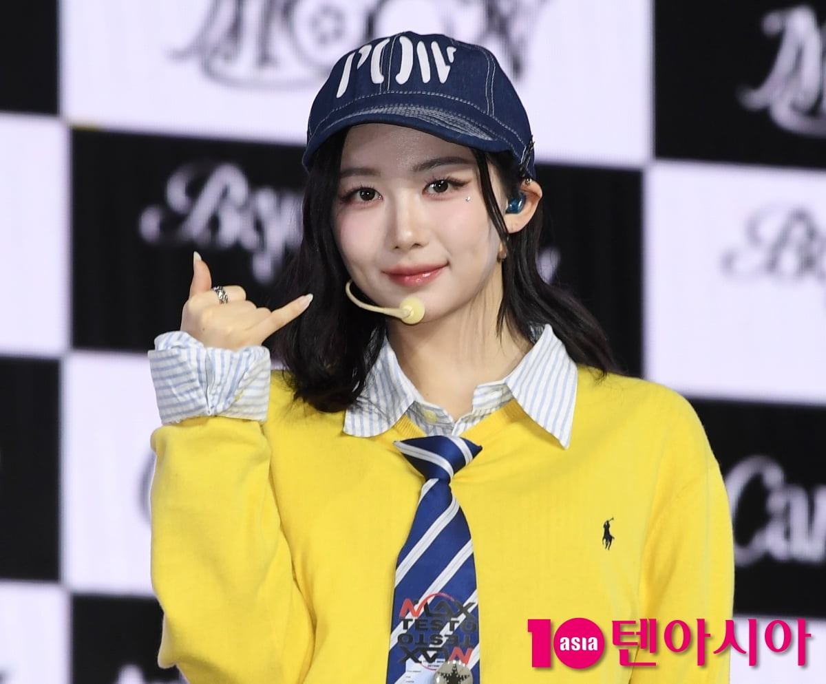 트리플에스 카에데, 청순 머금은 미모[TEN포토+]