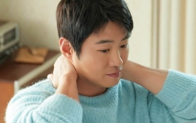 안재홍, 10kg 감량 후 여전히 살아있는 턱선