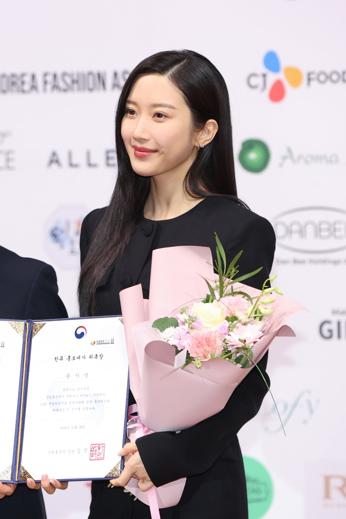 [공식] 문가영, 14살 연상 구교환과 ♥핑크빛 앞두고 기쁜 소식…"함께하게 돼 영광"