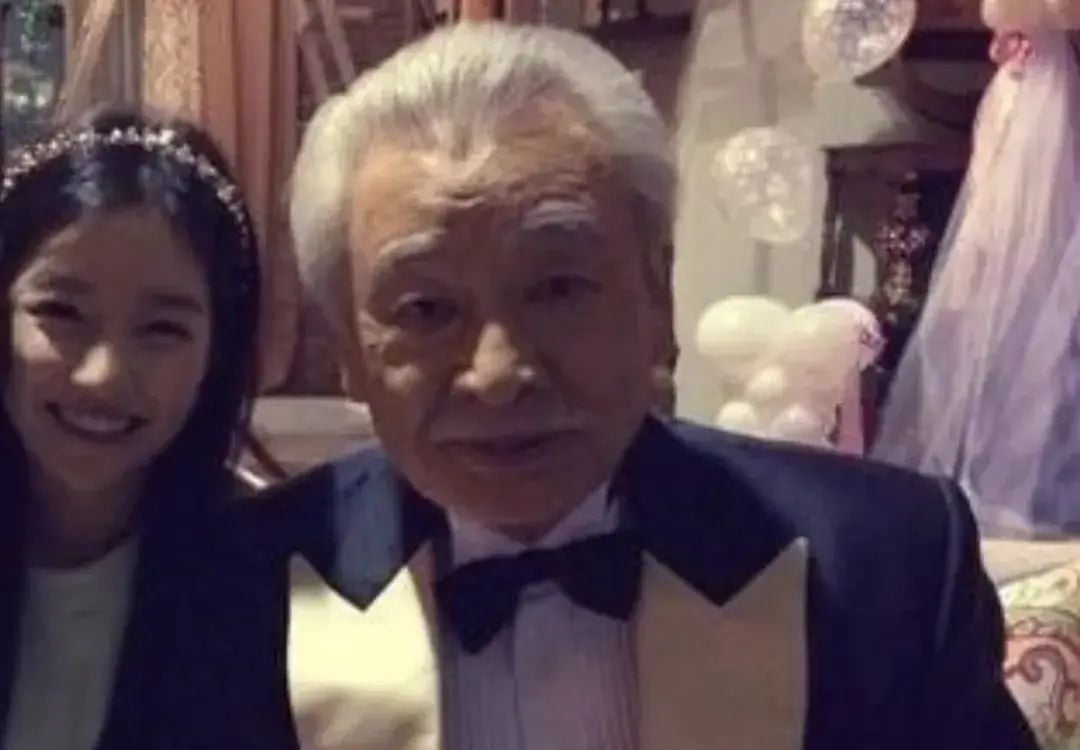 故 이순재 손 꼭 잡았던 서예지…"영원히 기억하겠습니다"