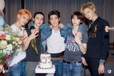 코르티스, 데뷔 100일 맞아 경사…美 빌보드 차트 역주행→팬덤명 공개