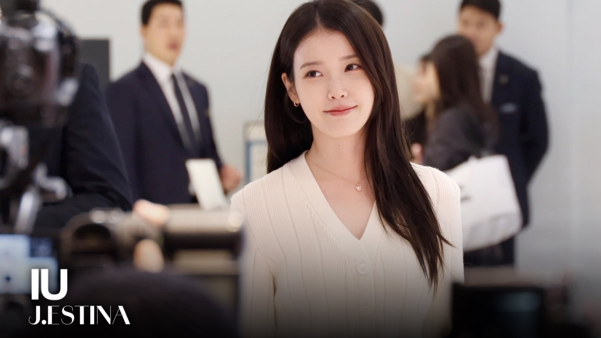 아이유, 레전드 찍은 미모 [TV10]