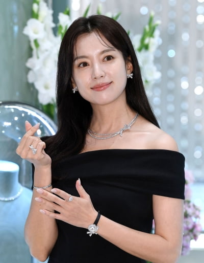 한효주, 3억 보석 기죽이는 미모...우아하게 [TEN포토+]