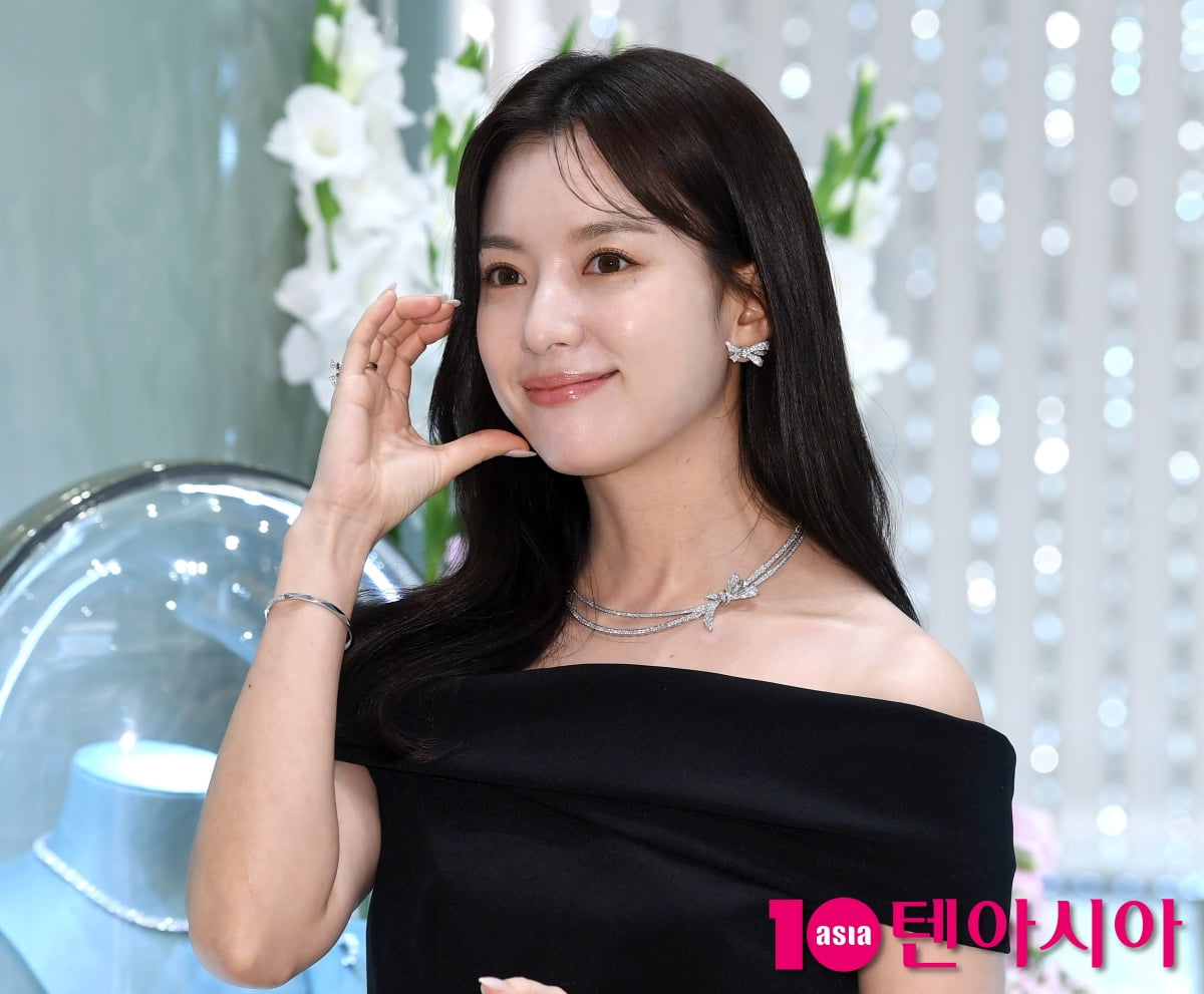 한효주, 3억 보석 기죽이는 미모...우아하게 [TEN포토+]