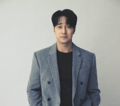 [공식] '17살 연하♥' 소지섭, 결혼 6년 차에 벅찬 소식 전했다…'아빠 유니버스' 탄생 예고 ('김부장')