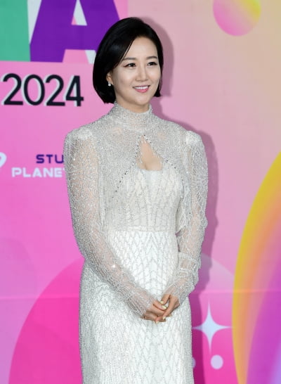 장윤정, "당장 끌어내" 경악했다…'투자비 사상 최대' 자리서 엄근진 모드('미스트롯4')