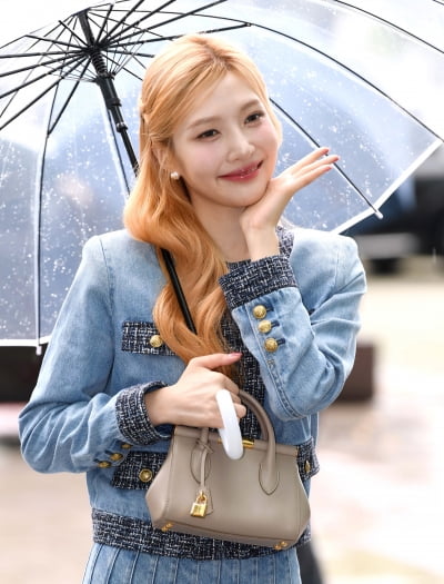 '크러쉬♥' 레드벨벳 조이, 공개 연애 5년 차에 기쁜 소식 알렸다…추영우♥신시아 주연작 음원 발매